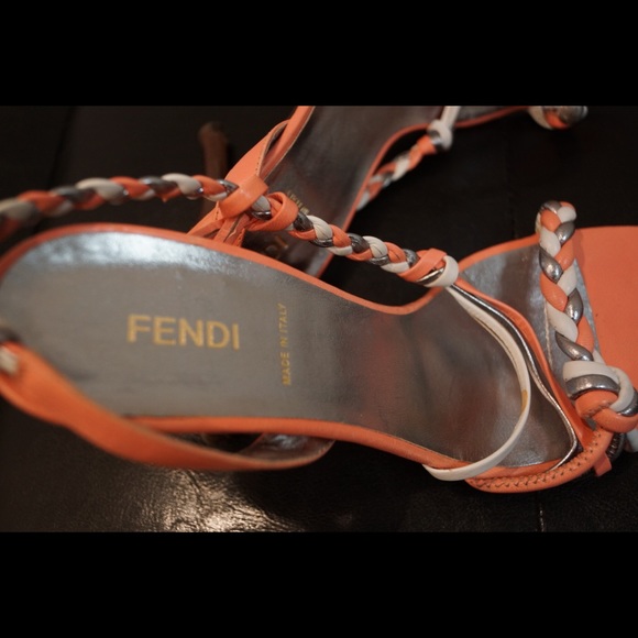 Vintage Fendi strappy heel w/ braided detail - Picture 4 of 7